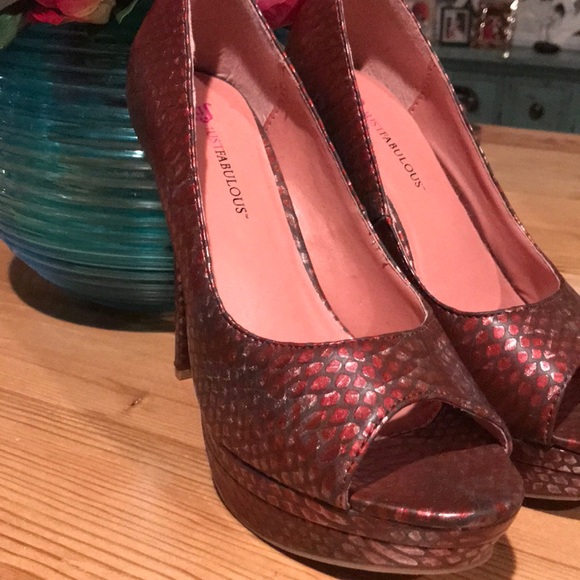 These heels are high high high!!!! - Picture 2 of 4